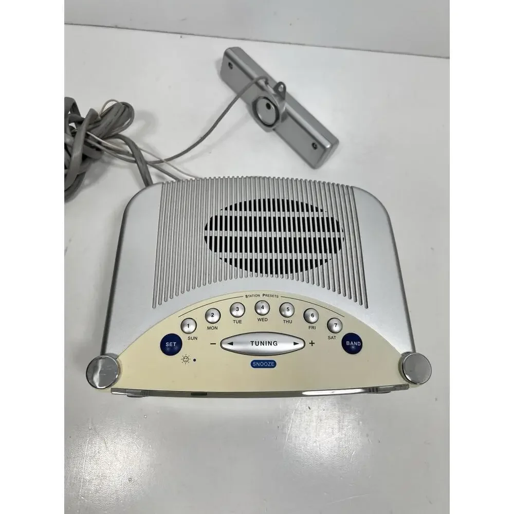 Sangean RCR-22 (AM-FM-AUX) Atomic Clock Radio Digital Tuning 2 Bands